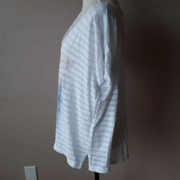 2/$25 Roxy Beach tee - Picture 3 of 6